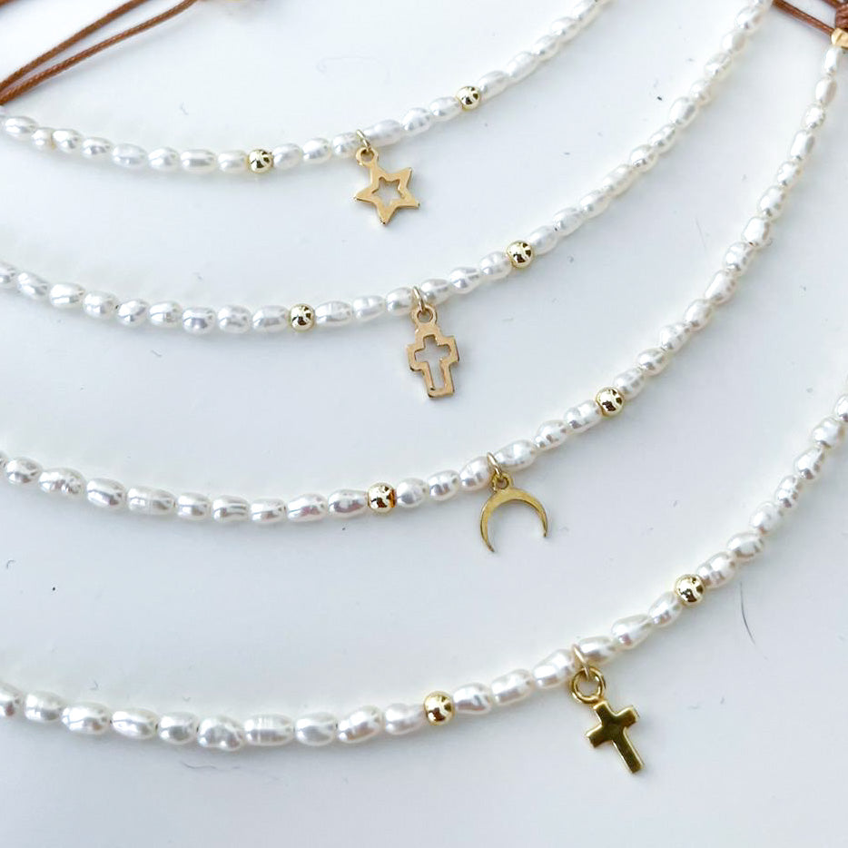 Pearl necklace gold