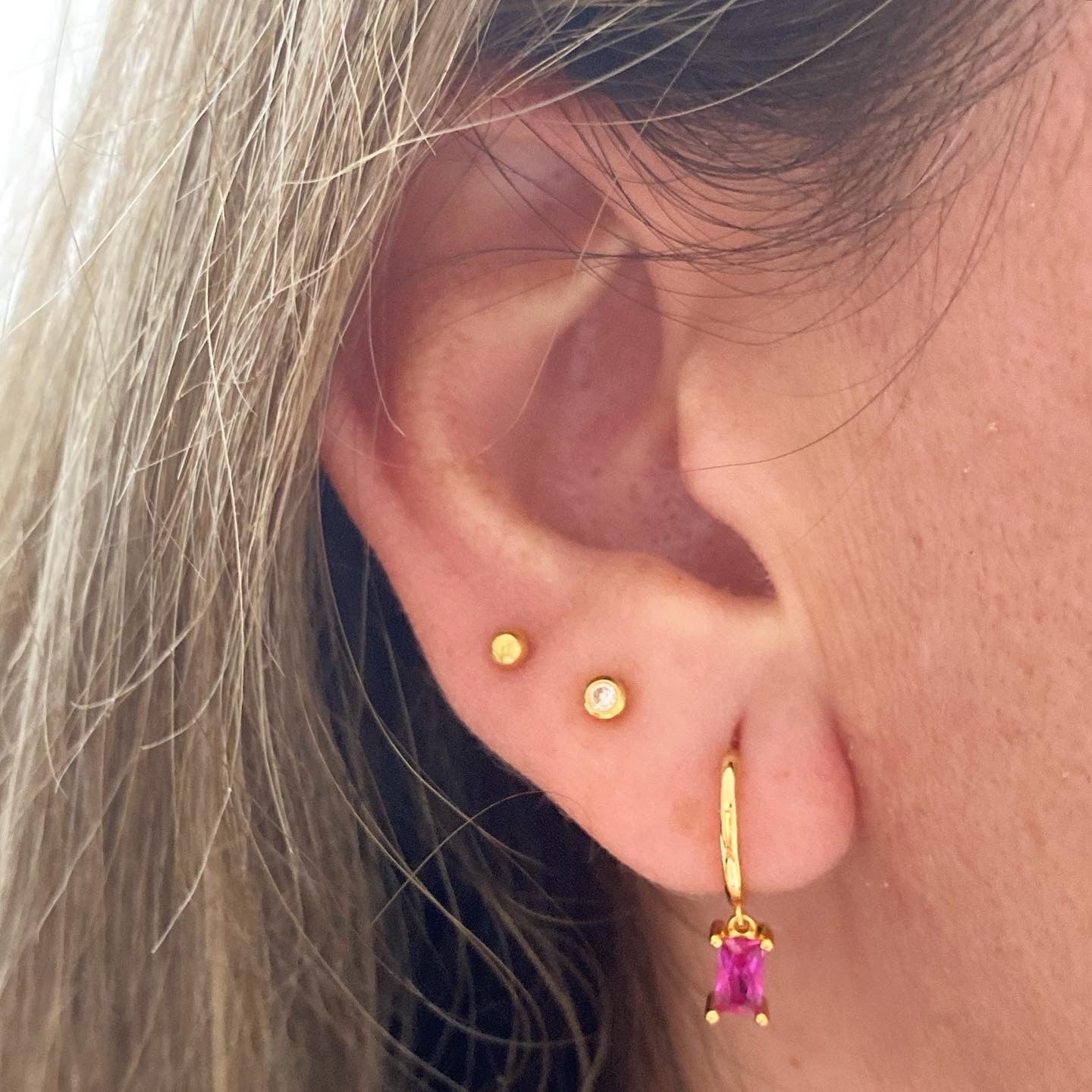 Pink rectangle hoop gold - ByMirelae