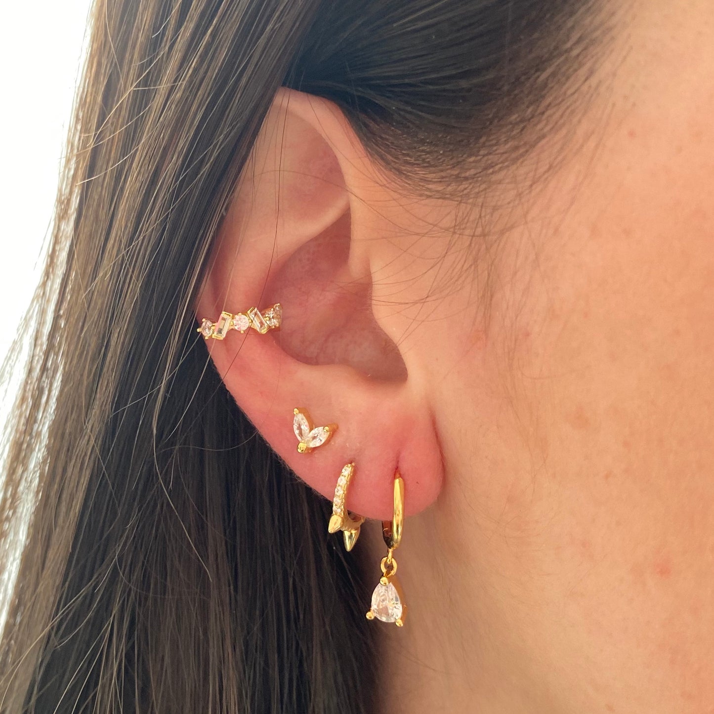 White zirconia petals gold - ByMirelae