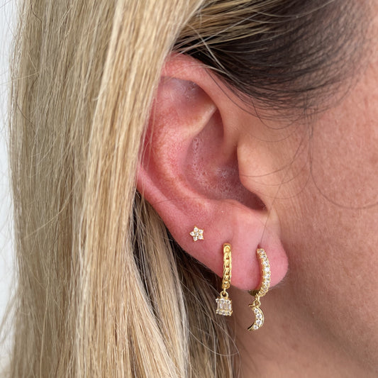 Small zirconia moon hoop gold - ByMirelae