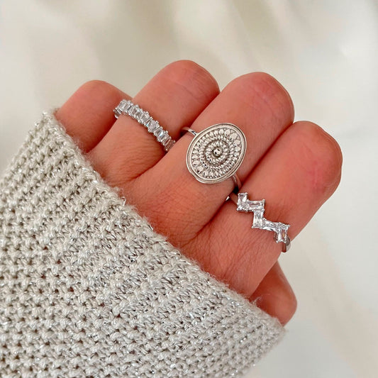 Geometric zirconia silver