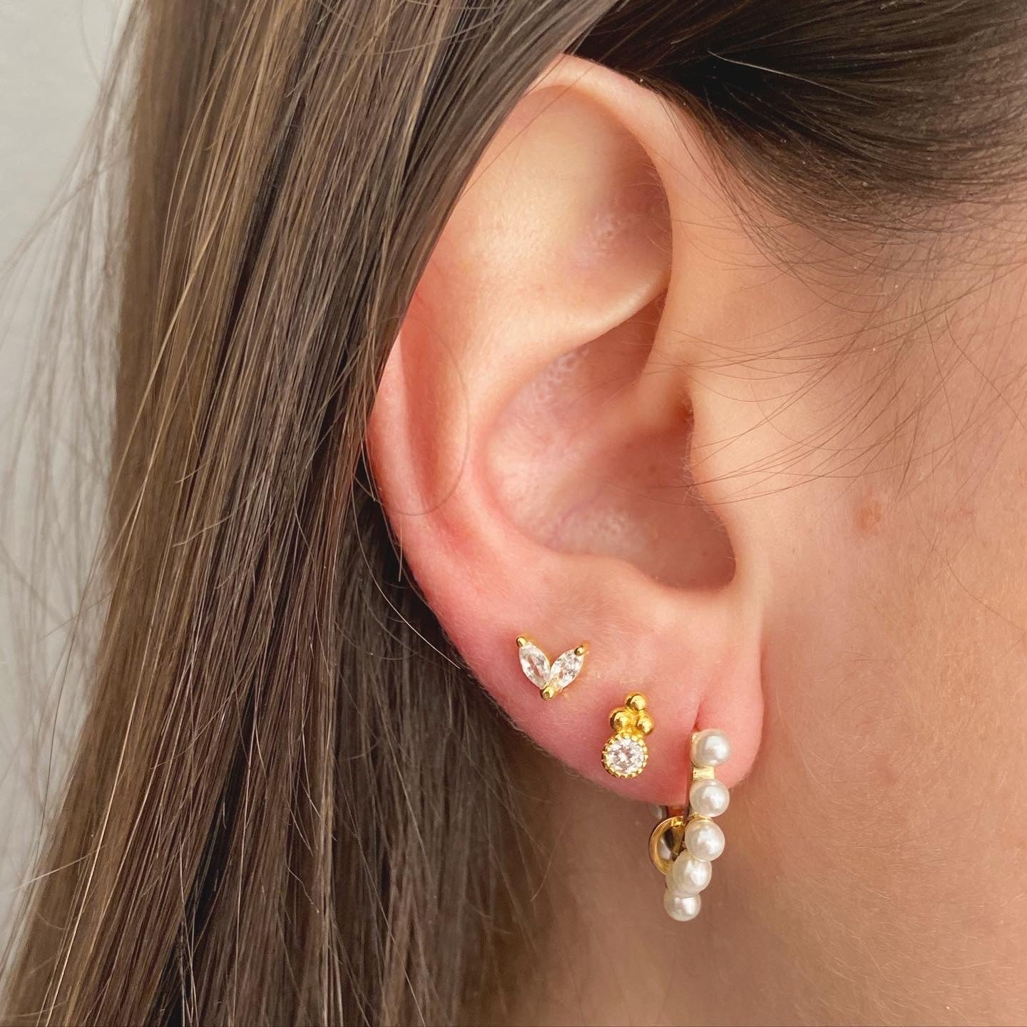White zirconia petals gold - ByMirelae
