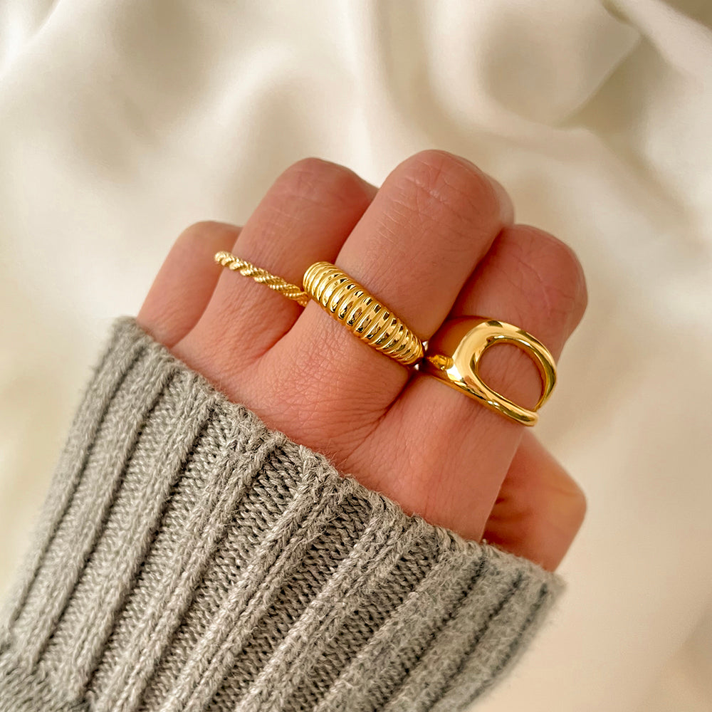Hole ring gold