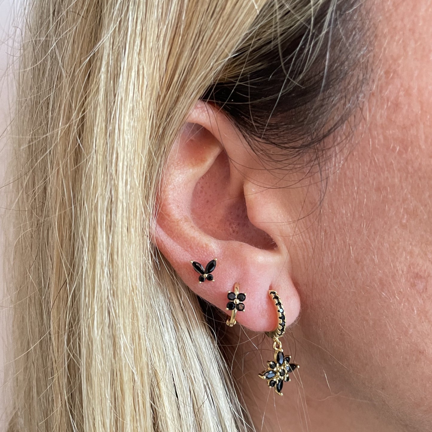 Black zirconia star hoop gold - ByMirelae