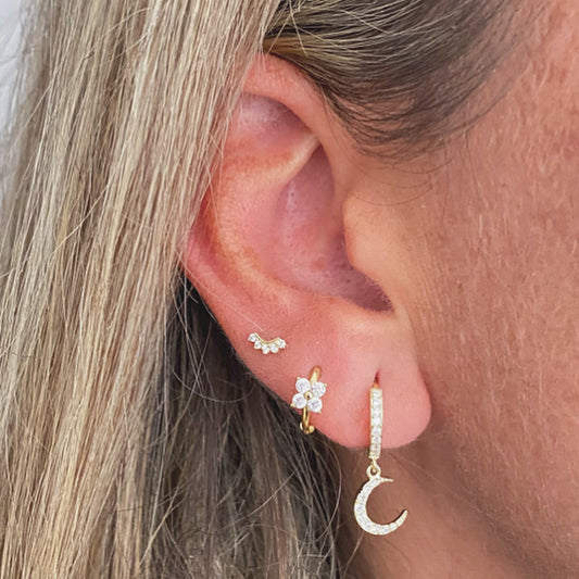 White zirconia flower mini hoop gold - ByMirelae