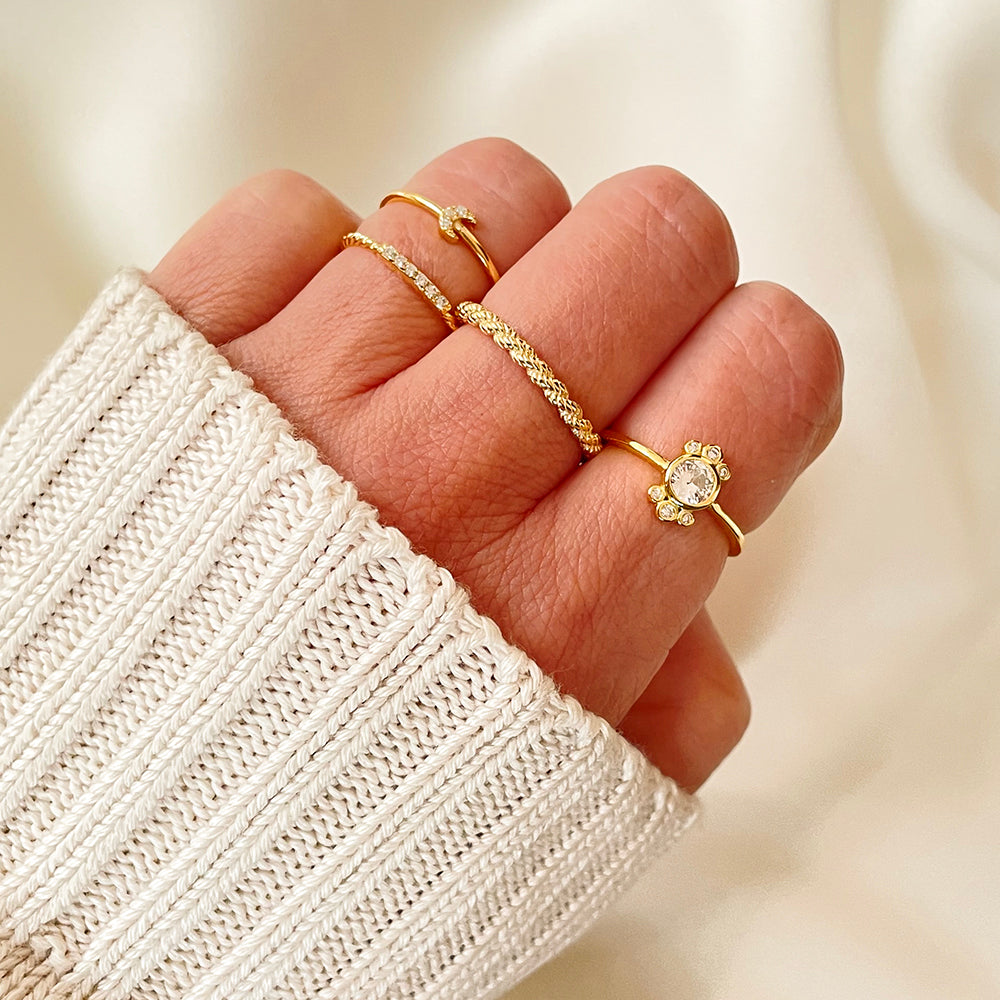 Zirconia moon ring silver